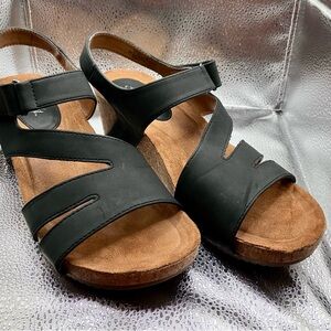 Chic Black Wedge Sandals